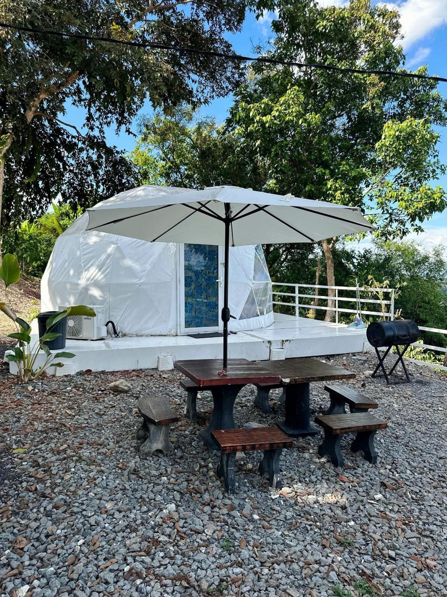 Hotel Gunung Medan Glamping & Cafe à Kangar Extérieur photo